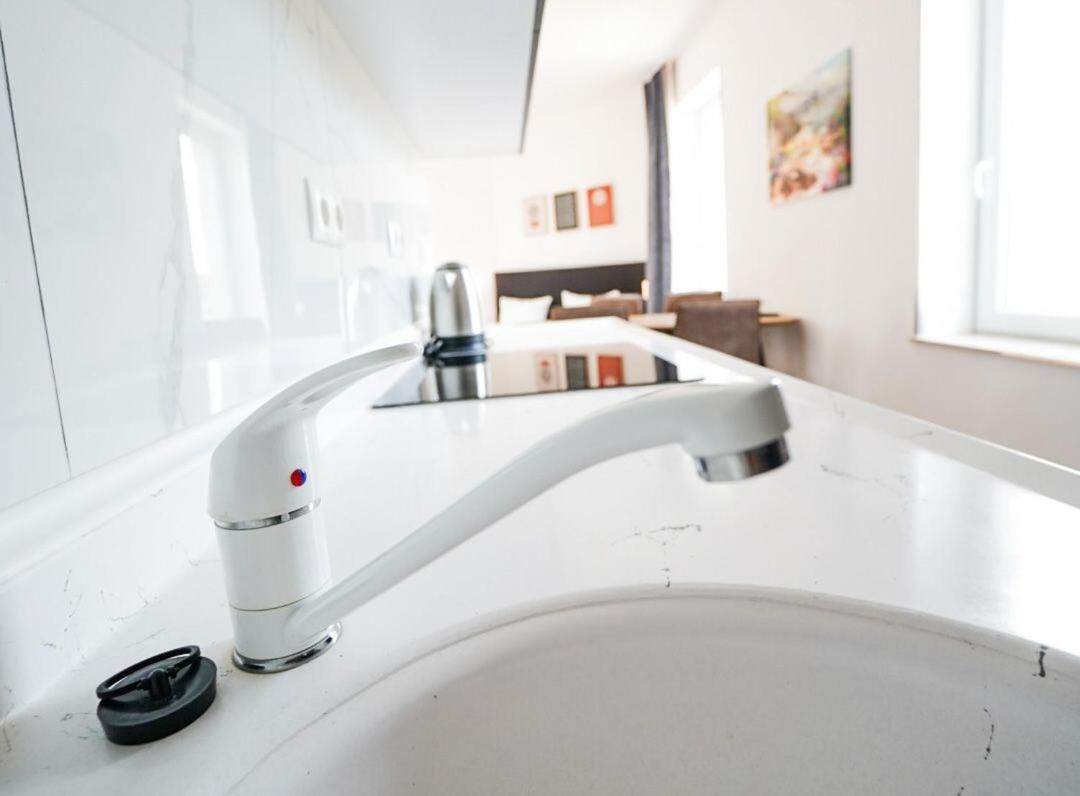 Hotel Zur Alten Stadtkellerei Leipzig Ngoại thất bức ảnh A single control tap