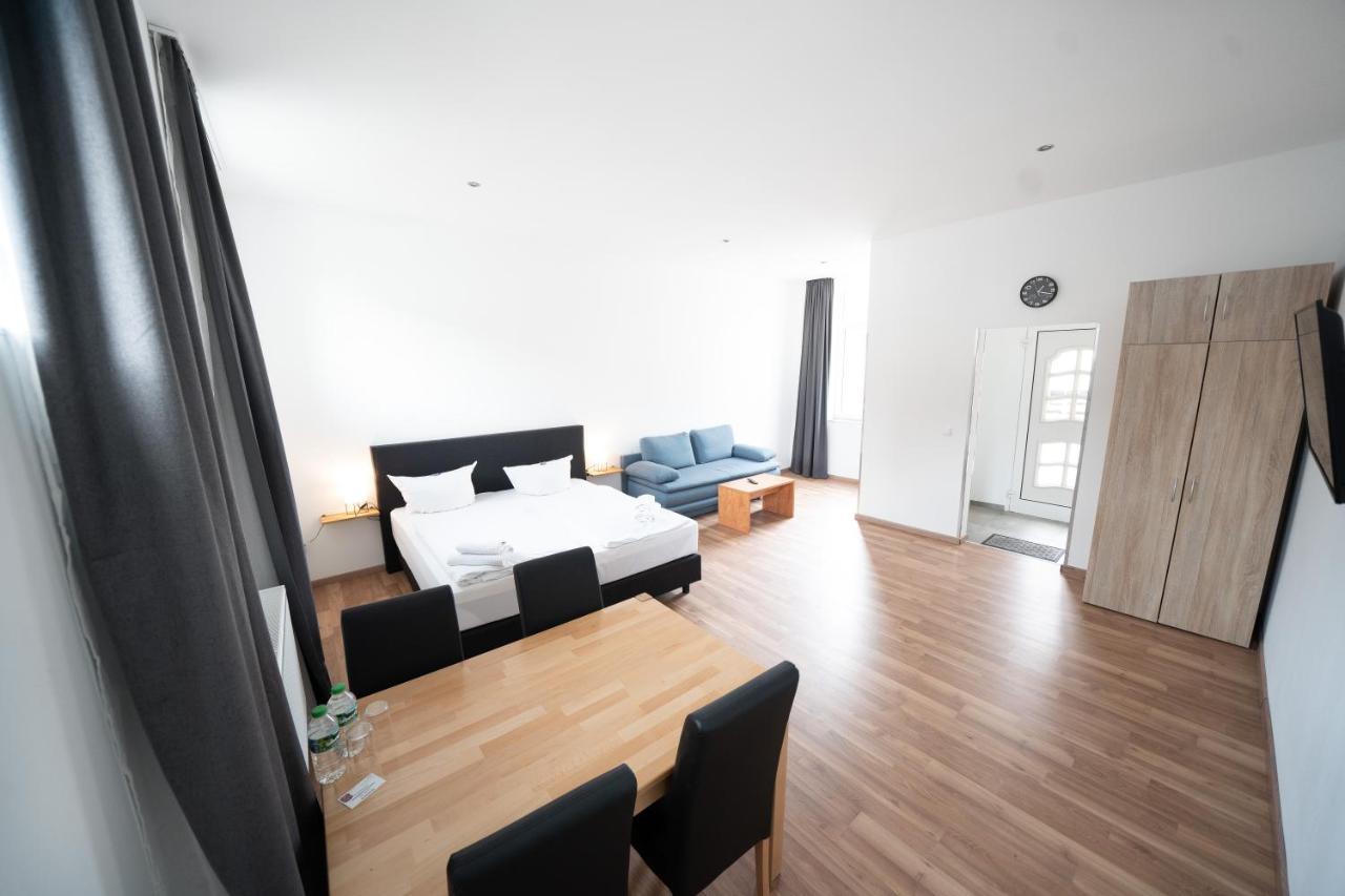 Hotel Zur Alten Stadtkellerei Leipzig Ngoại thất bức ảnh A typical studio apartment