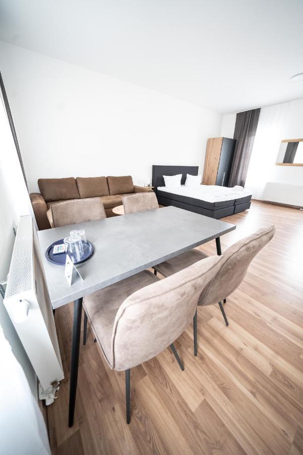 Hotel Zur Alten Stadtkellerei Leipzig Ngoại thất bức ảnh A typical serviced apartment in Berlin, Germany