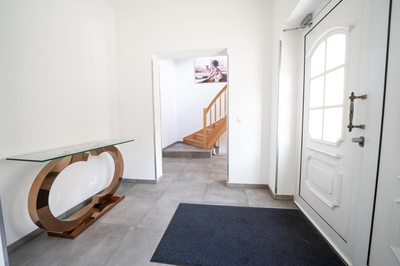 Hotel Zur Alten Stadtkellerei Leipzig Ngoại thất bức ảnh Entrance hall