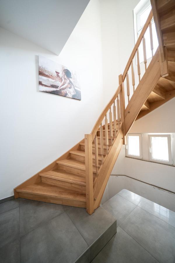 Hotel Zur Alten Stadtkellerei Leipzig Ngoại thất bức ảnh A staircase