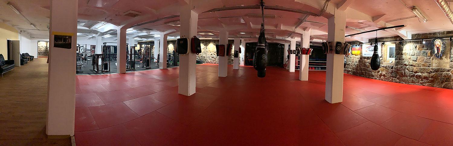 Hotel Zur Alten Stadtkellerei Leipzig Ngoại thất bức ảnh The gym at the school