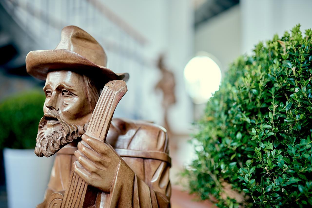 Hotel Zur Alten Stadtkellerei Leipzig Ngoại thất bức ảnh Statue of Saint Isidorus the Farmer